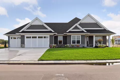 132 Spring Farm Rd, North Oaks, MN 55127