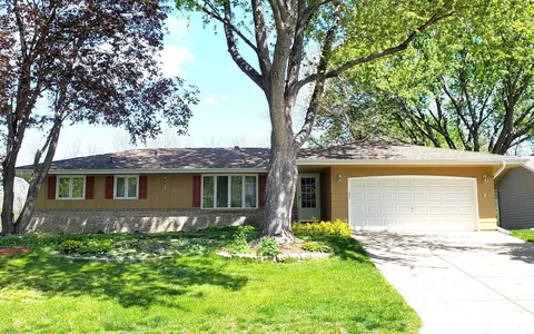 8516 40th Ave N, New Hope, MN 55427