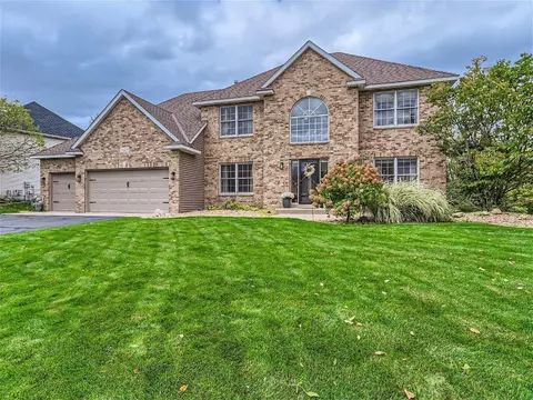 17629 Hyde Park Ave, Lakeville, MN 55044