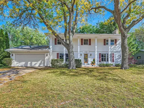 2466 Virginia Cir, Roseville, MN 55113