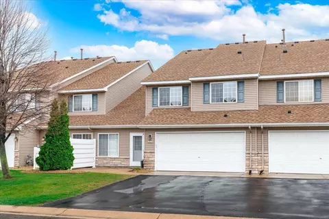 8368 Delaney Dr #62, Inver Grove Heights, MN 55076