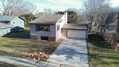 3008 Crescent Ln NW, Rochester, MN 55901