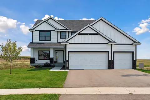 19794 Henning Ave, Lakeville, MN 55044