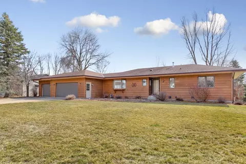 955 Ridge Rd, Owatonna, MN 55060