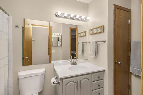 1633 Hickory Hill Dr, Eagan, MN 55122 photo 10
