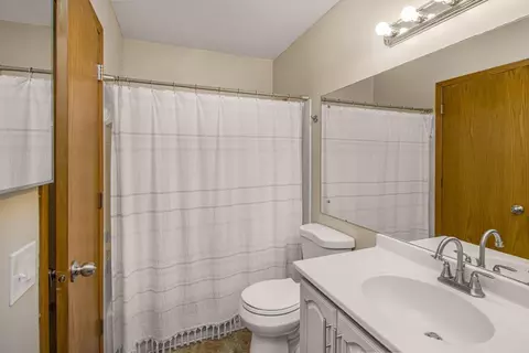 1633 Hickory Hill Dr, Eagan, MN 55122 photo 9