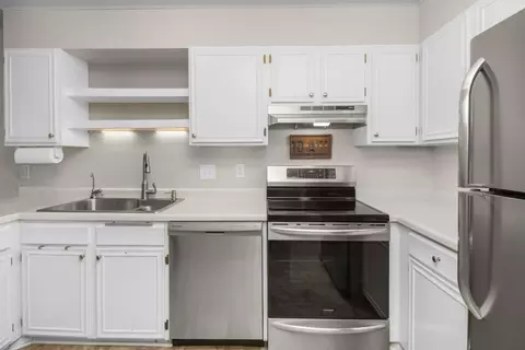 1633 Hickory Hill Dr, Eagan, MN 55122 photo 5