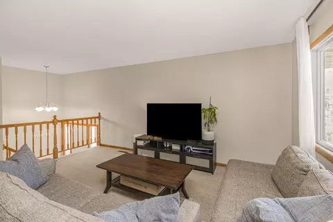 1633 Hickory Hill Dr, Eagan, MN 55122 photo 3