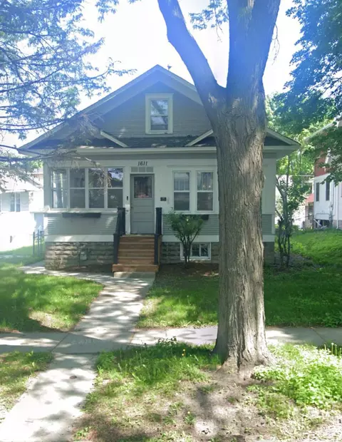 1611 Stanford Ave, Saint Paul, MN 55105