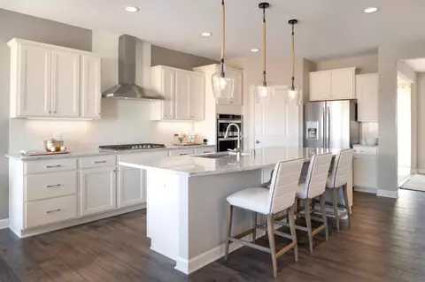 4884 Airlake Dr, Woodbury, MN 55129