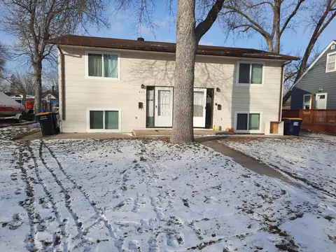 825827 4th Ave E, Shakopee, MN 55379