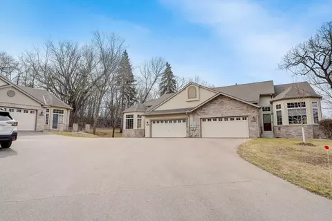 3762 Burgundy Dr, Eagan, MN 55122