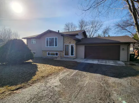605 26th Ave NE, Willmar, MN 56201