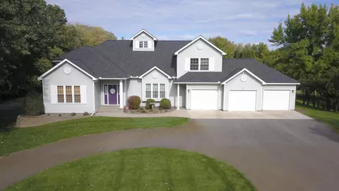 Exterior - 2613 Regal Rd, Saint Cloud, MN 56301 photo 4 of 11