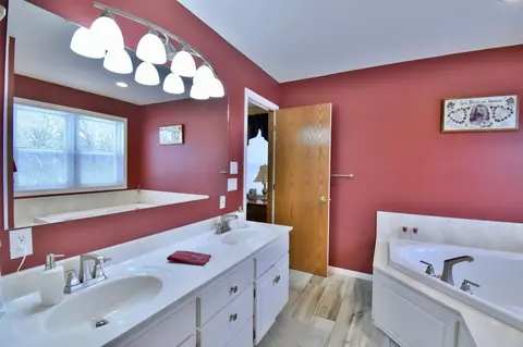 Bath - 2613 Regal Rd, Saint Cloud, MN 56301 photo 3 of 7