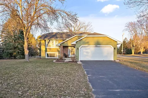 1461 Whisperwood Trl, White Bear Township, MN 55110