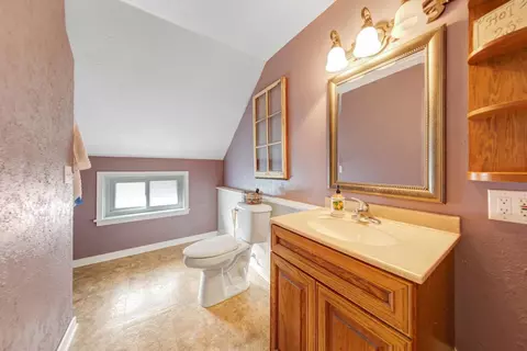 Bath - 402 3rd Ave SE, Mapleton, MN 56065 photo 2 of 3