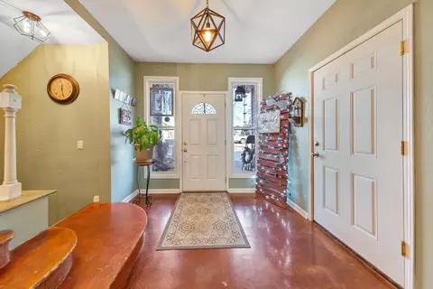 Entry Way - 402 3rd Ave SE, Mapleton, MN 56065 photo 1 of 4