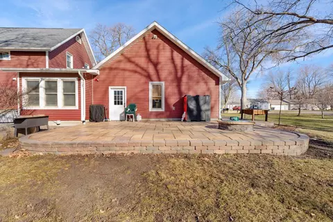 Exterior - 402 3rd Ave SE, Mapleton, MN 56065 photo 5 of 11