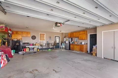 Exterior - 402 3rd Ave SE, Mapleton, MN 56065 photo 7 of 11