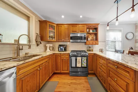 Kitchen - 402 3rd Ave SE, Mapleton, MN 56065 photo 2 of 6