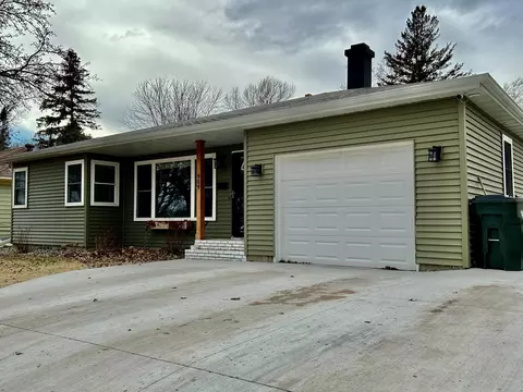 909 N Cleveland Ave, Fergus Falls, MN 56537