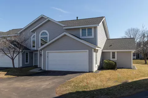 2811 Riverwood Ln NW, Rochester, MN 55901