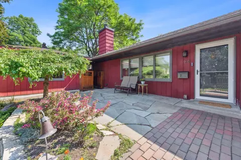 910 Howell St S, Saint Paul, MN 55116