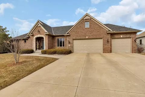915 Morning Star Ct, Sartell, MN 56377