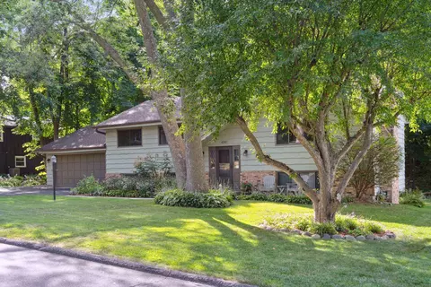 4240 Winchester Ct, Minnetonka, MN 55345