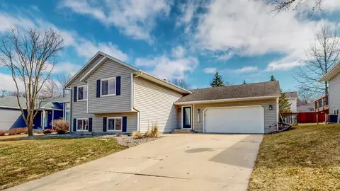 4016 Alberta Dr NE, Rochester, MN 55906