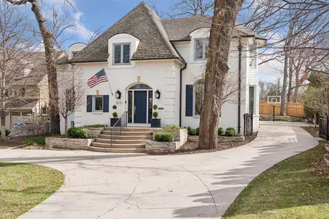 5131 Wooddale Gln, Edina, MN 55424