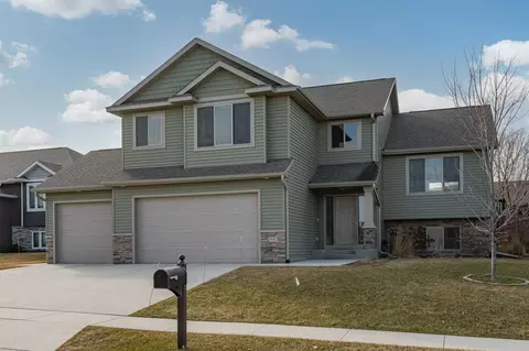 868 Brighton Dr NW, Rochester, MN 55901