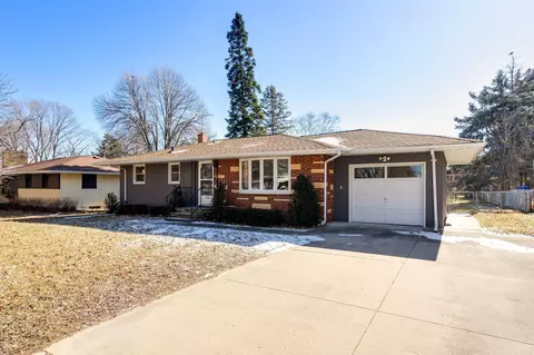 1860 Grant Rd, Arden Hills, MN 55112