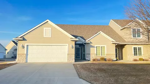 2313 Coral Ct NE, Rochester, MN 55906