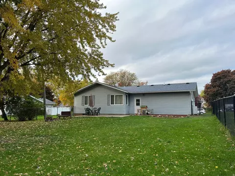 Exterior - 105 1st Ave SE, Plainview, MN 55964 photo 2 of 9