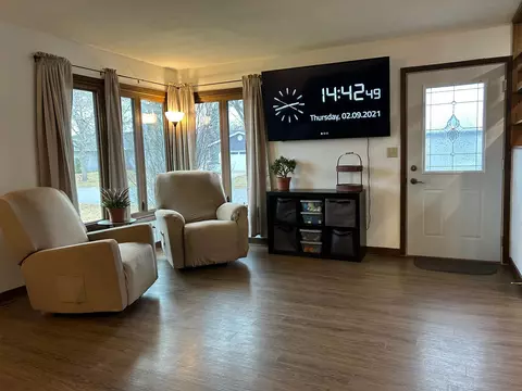 Living - 105 1st Ave SE, Plainview, MN 55964 photo 3 of 4