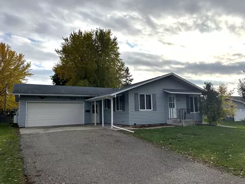 Exterior - 105 1st Ave SE, Plainview, MN 55964 photo 8 of 9