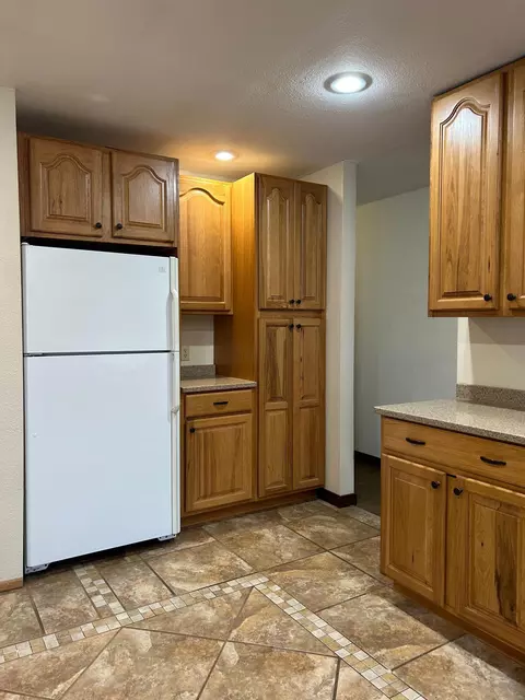 Kitchen - 105 1st Ave SE, Plainview, MN 55964 photo 3 of 4