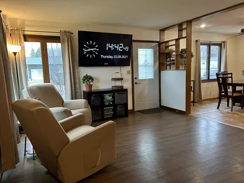 Living - 105 1st Ave SE, Plainview, MN 55964 photo 2 of 4