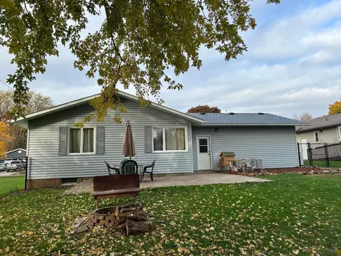 Exterior - 105 1st Ave SE, Plainview, MN 55964 photo 3 of 9