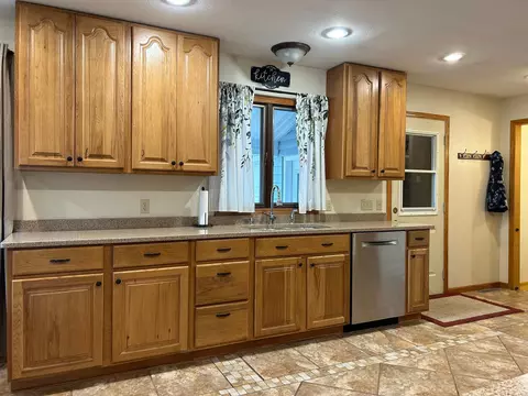 Kitchen - 105 1st Ave SE, Plainview, MN 55964 photo 1 of 4