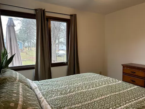 Bedroom - 105 1st Ave SE, Plainview, MN 55964 photo 1 of 8
