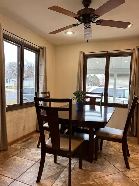 Dining - 105 1st Ave SE, Plainview, MN 55964 photo 3 of 4