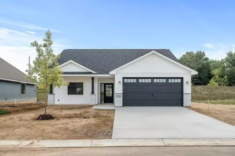 31682 Madison Rd, Lindstrom, MN 55045
