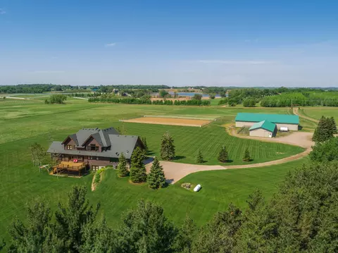 9130 Pioneer Trl, Greenfield, MN 55357