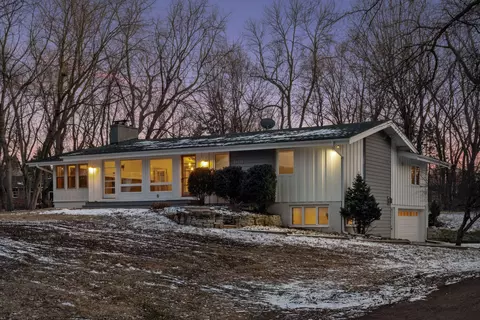 24835 Yellowstone Trl, Excelsior, MN 55331