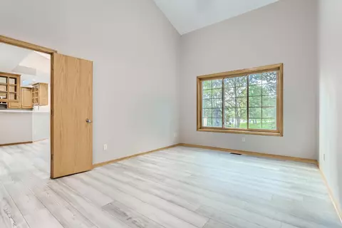 Bedroom - 1900 Ridgecrest Cir, Eagan, MN 55122 photo 2 of 2