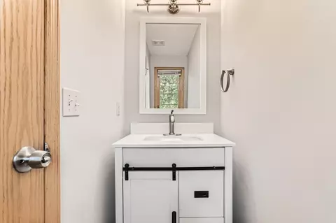 Bath - 1900 Ridgecrest Cir, Eagan, MN 55122 photo 1 of 7