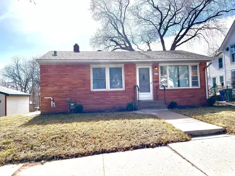84 Jessamine Ave E, Saint Paul, MN 55117